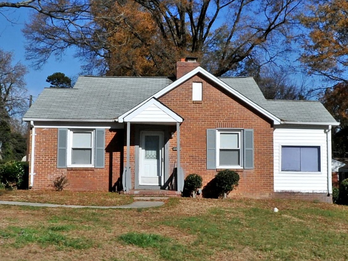 2408 Morton St, Charlotte, NC 28208 House for Rent in Charlotte, NC