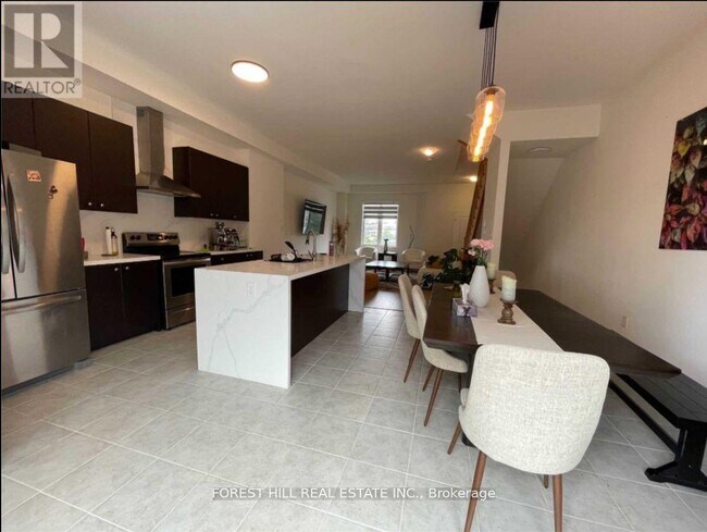 Photo du bâtiment - 10 John Greene Ln