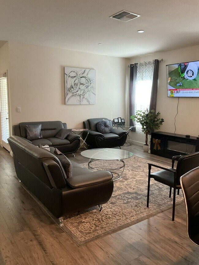 Foto del edificio - 3662 Ginny Ct