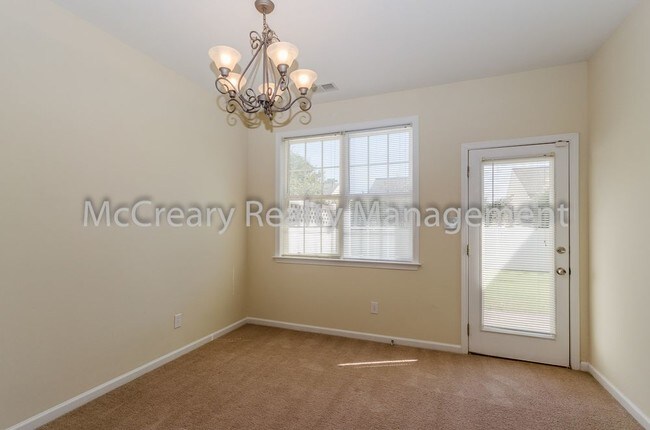 Foto del edificio - 1750 Heights Cir NW