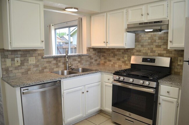 Foto del edificio - 8203 West Gate Blvd