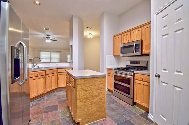 Building Photo - Lovely Three Bedroom House in Bohl's Place...