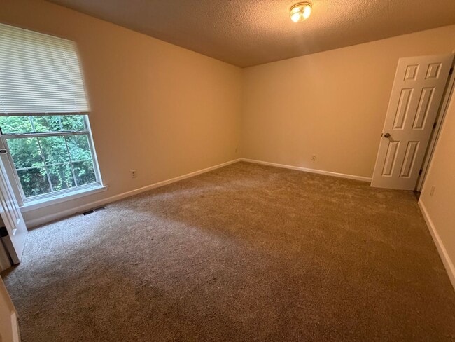 Building Photo - 91 Bailey Dr