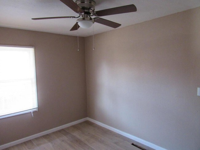 Building Photo - 4608 E 46th Street