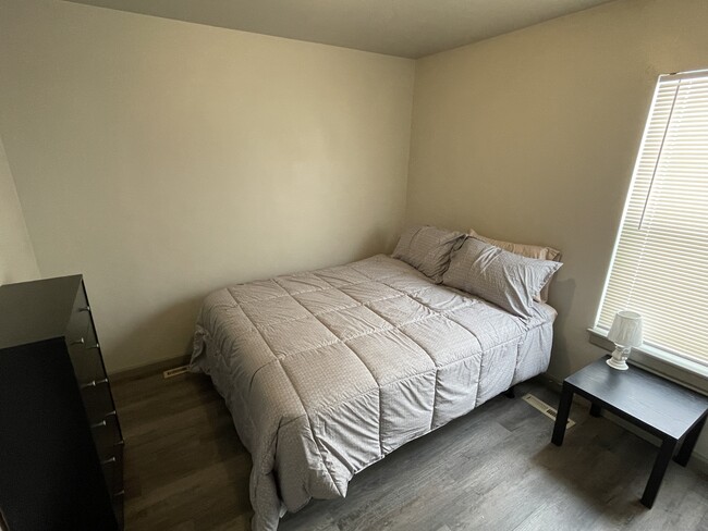 Foto del edificio - 517 W 5th St