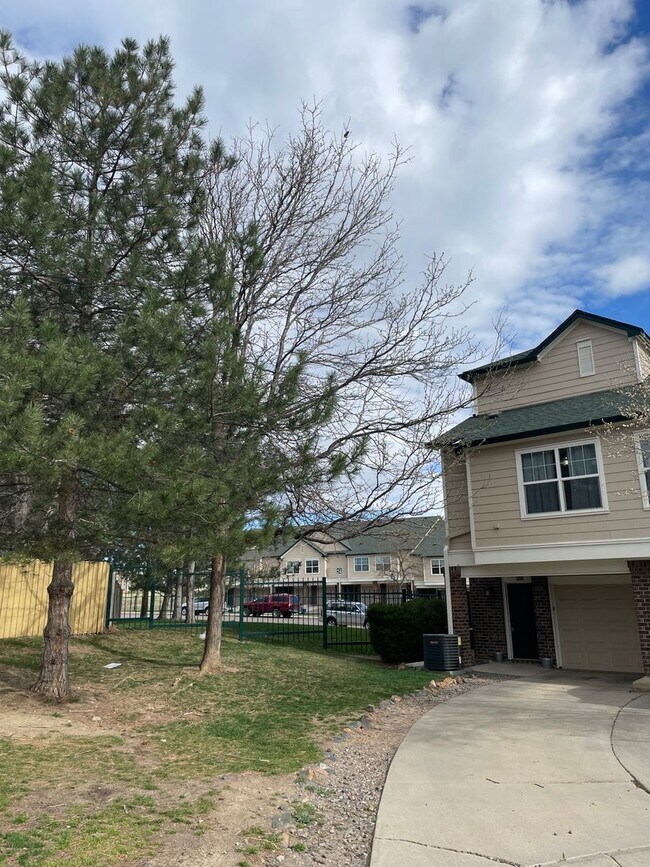 Foto del edificio - Charming 3 Bedroom 2 Bath - Ready for Move...