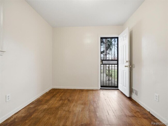 Foto del edificio - 20271 Grandville Ave
