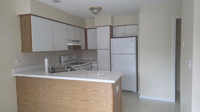 Foto del edificio - 1348 S Lorraine Rd