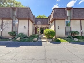 Building Photo - 5440 S Willow Ln