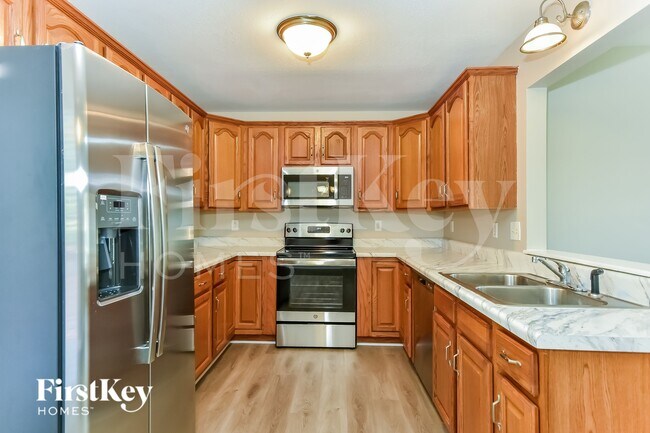 Building Photo - 3668 Aurora Dr