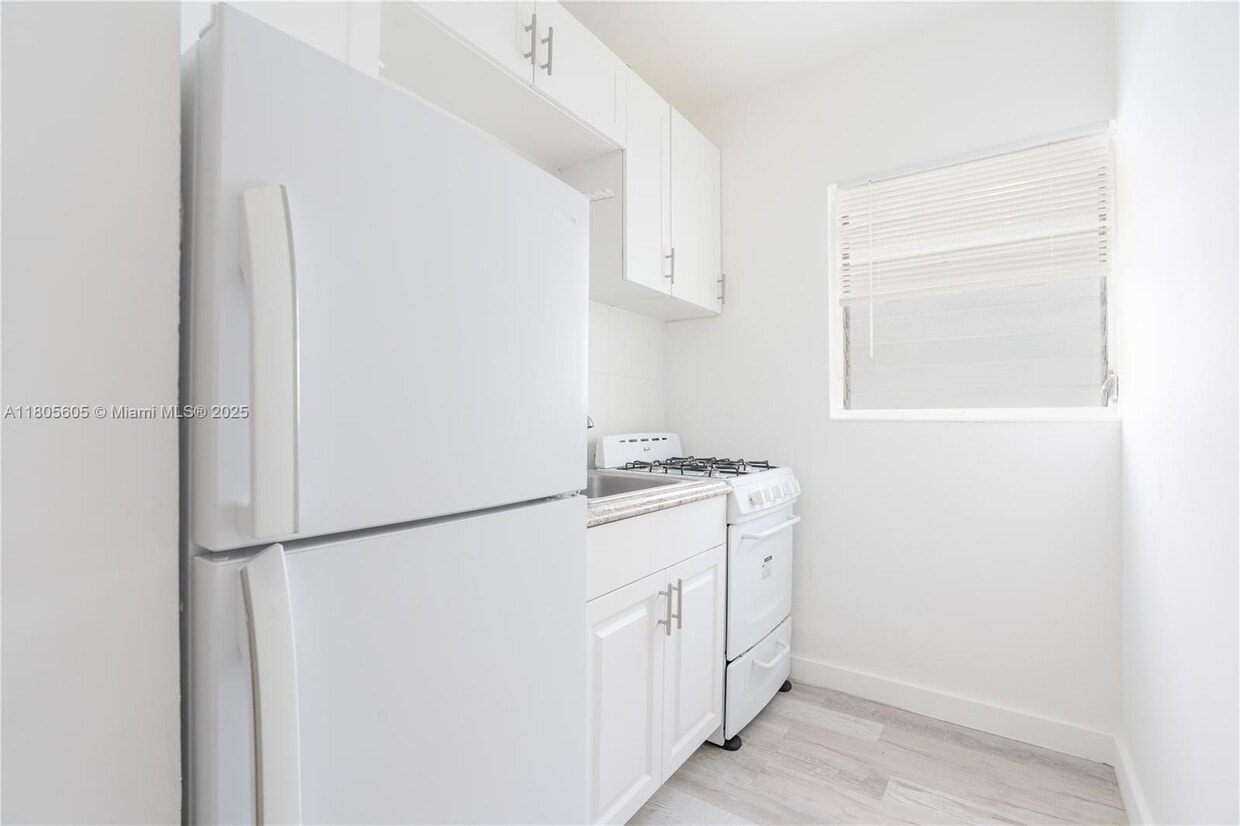 Foto principal - 7311 Gary Ave
