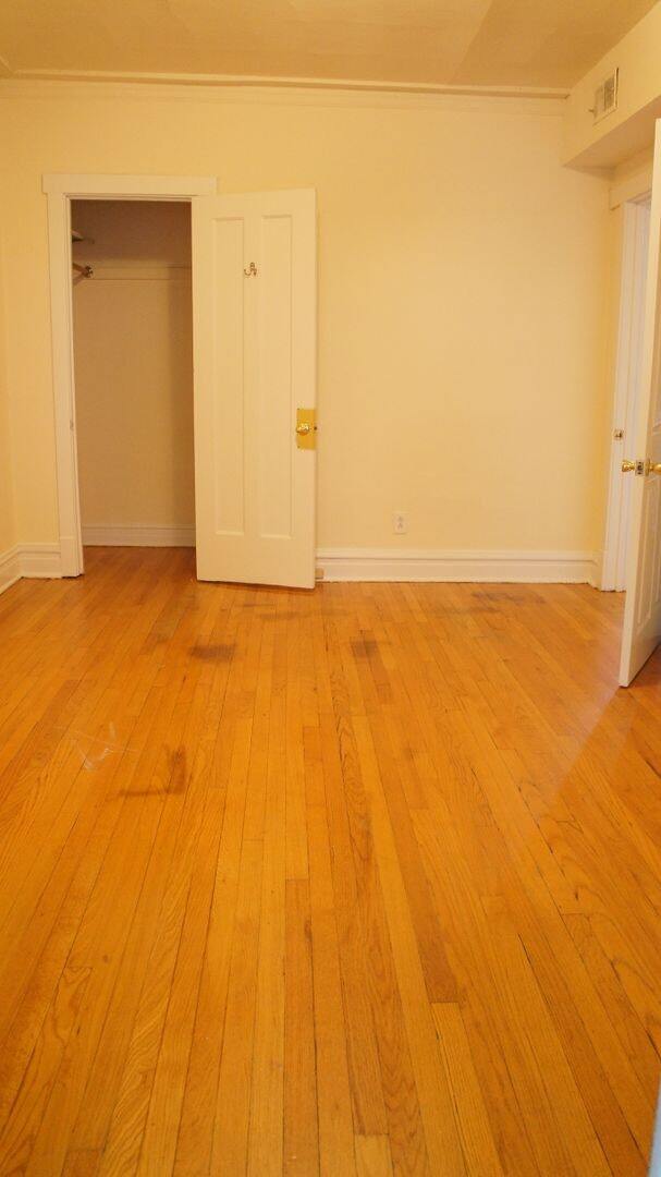 Foto del edificio - 2524 N Kedzie Blvd
