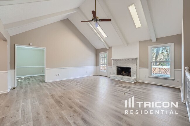 Building Photo - 1366 Oleander Dr SW