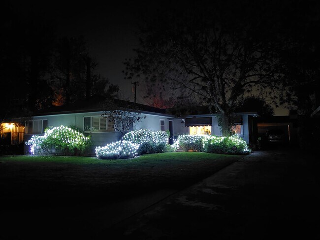 Foto del edificio - 2524 Cedar St