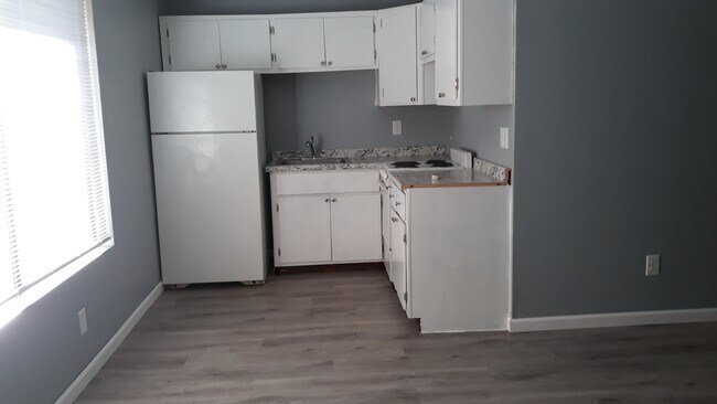 Junior Apt kitchen - 2438 N Palo Verde Ave