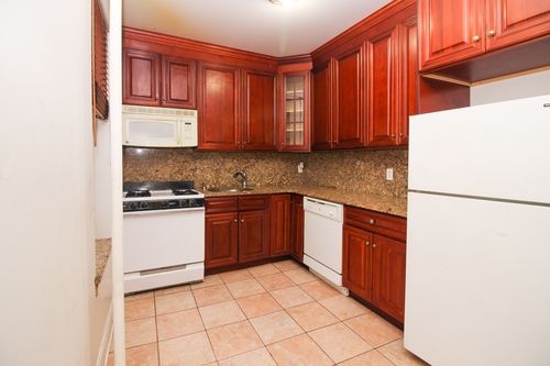 Foto del edificio - 8352 Talbot St