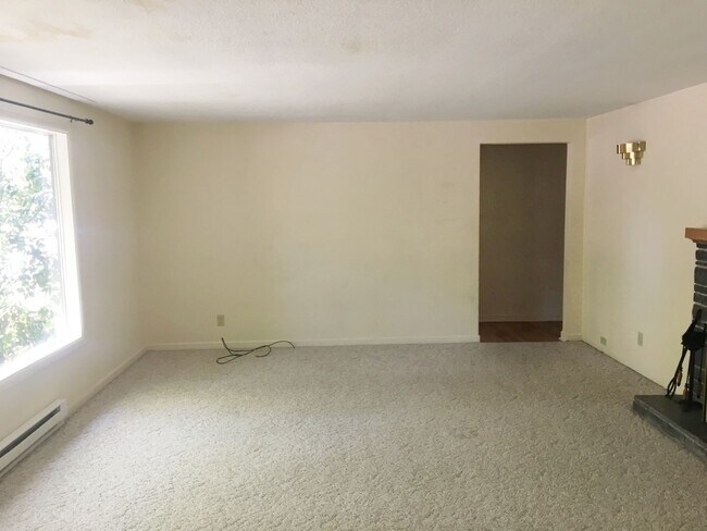 Foto del edificio - 5 bedroom South Campus duplex next to Univ...