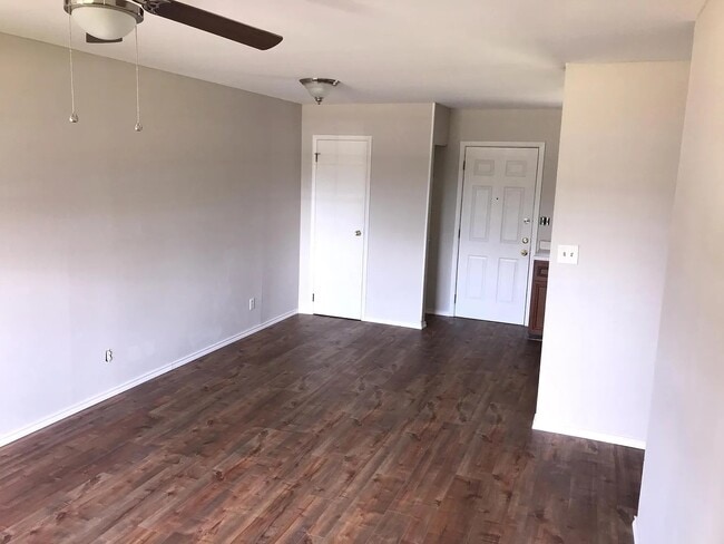 Building Photo - 5605 Thunderbird