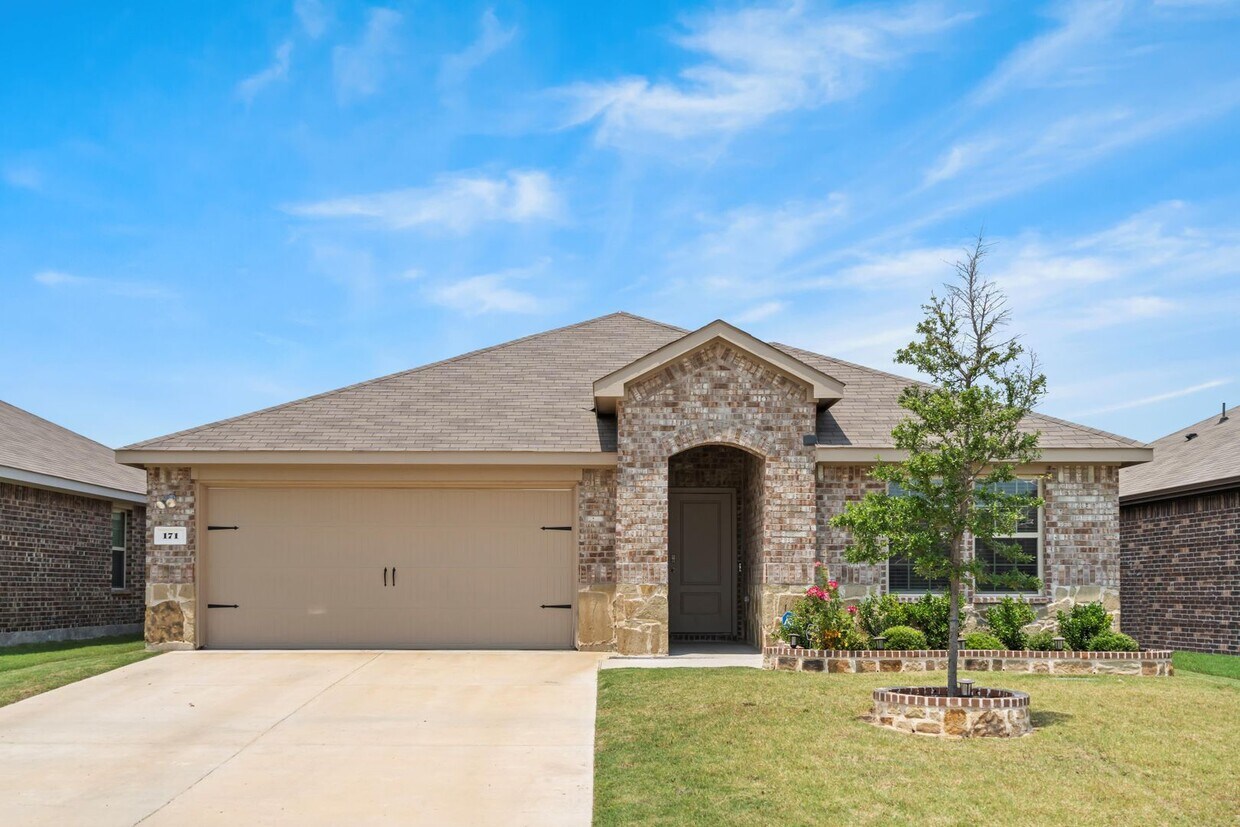 Primary Photo - 4 bedrooms, 3 full bathrooms with a study!...