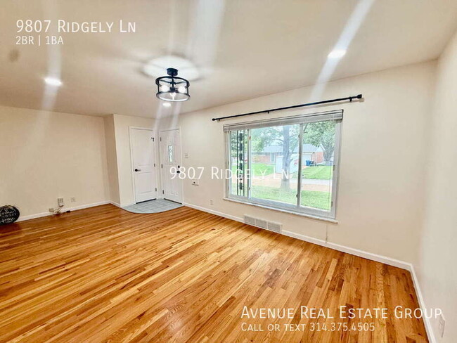Foto del edificio - 9807 Ridgely Ln