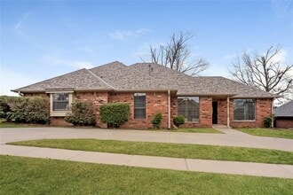 Building Photo - 1100 Fountain Gate Ct
