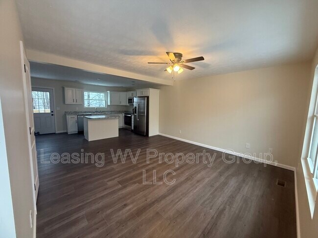 Foto del edificio - 66 Christian Ct