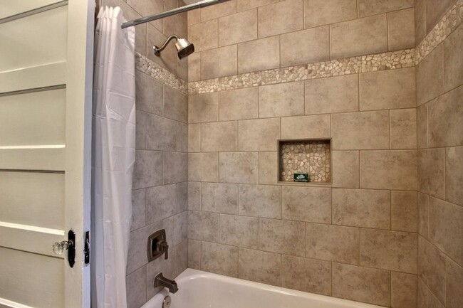 Building Photo - Large 3BR/2BA Ardsley Park Area House For ...