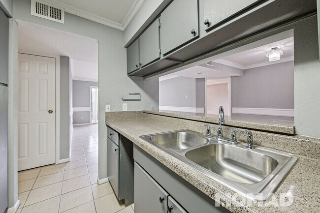 Foto del edificio - Charming 3BR Condo in Houston