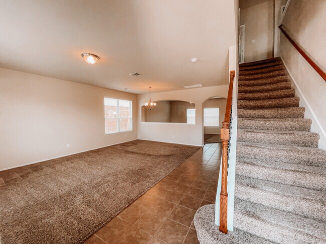 Entrada - 4904 Bridgewood Dr