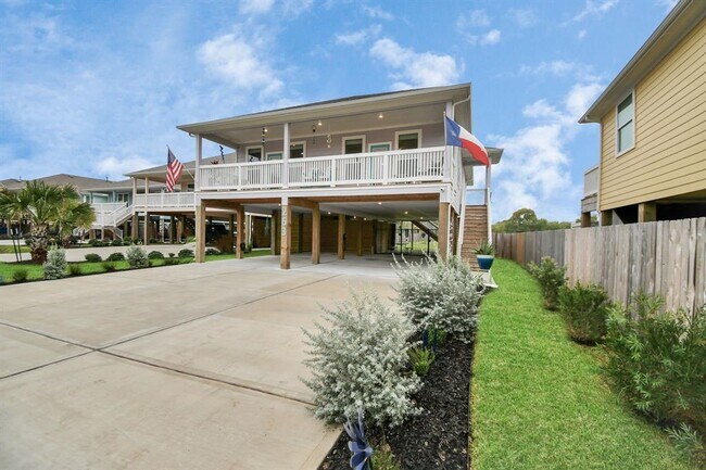 Building Photo - 263 Bay Oaks Dr