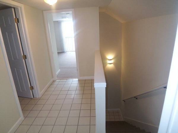 Building Photo - 471 W Stevens St