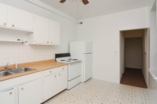 Foto del edificio - 2319 N Kedzie Blvd