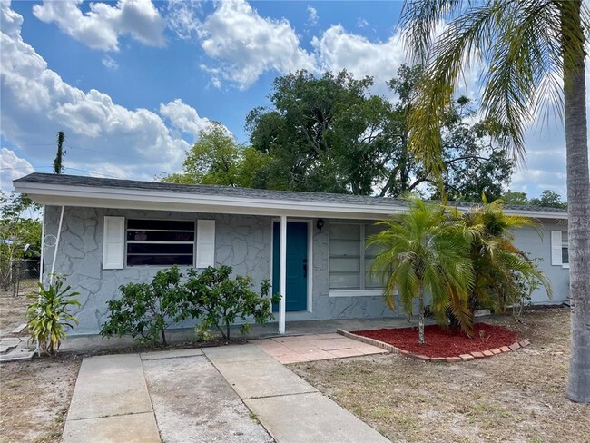 Building Photo - 5330 Hondo Way