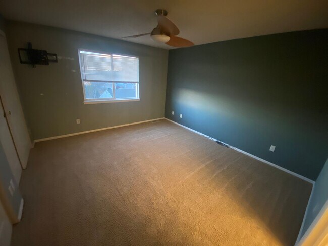 Building Photo - Lovely Parker Home!