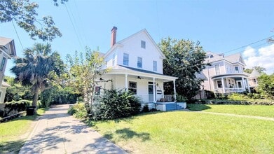 Building Photo - 911 N Spring St