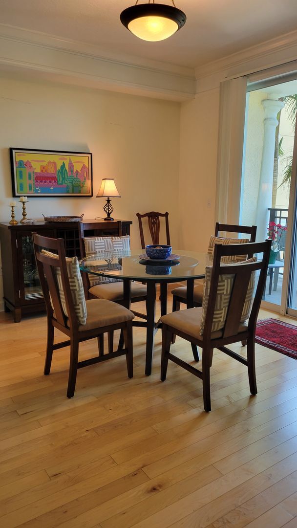 Building Photo - SHORT TERM/SEASONAL DOWNTOWN