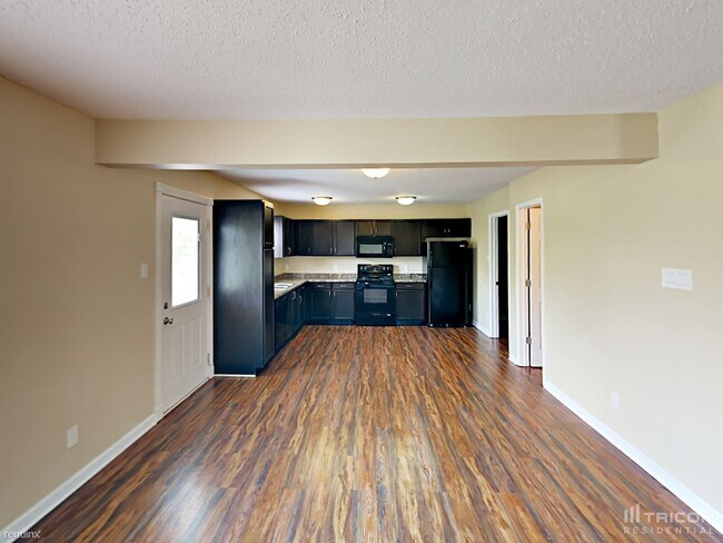 Foto del edificio - 5621 Grassy Bank Dr