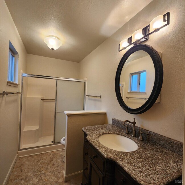 Foto del edificio - 926 Hidden Cove Way