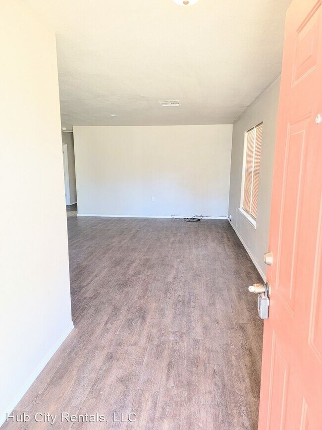 Foto del edificio - 3 br, 2 bath House - 110 #2 82nd Street