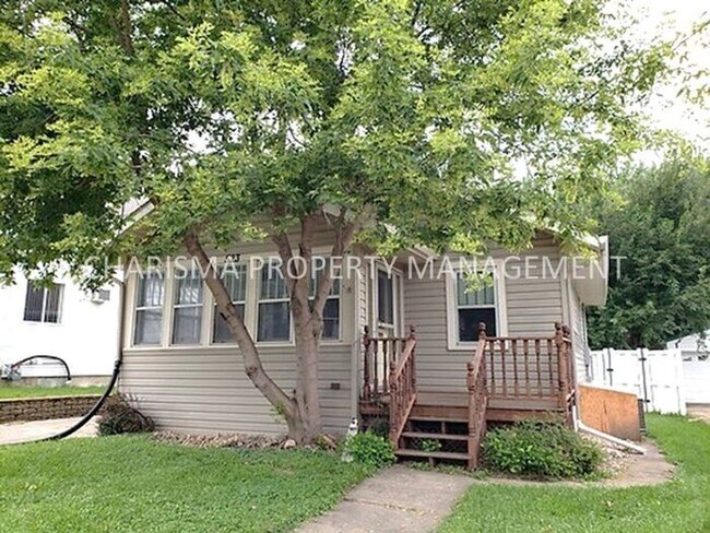 Building Photo - 523 N Cliff Ave