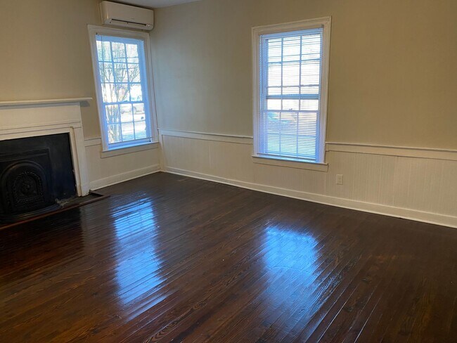 Foto del edificio - 204 S Bragg St