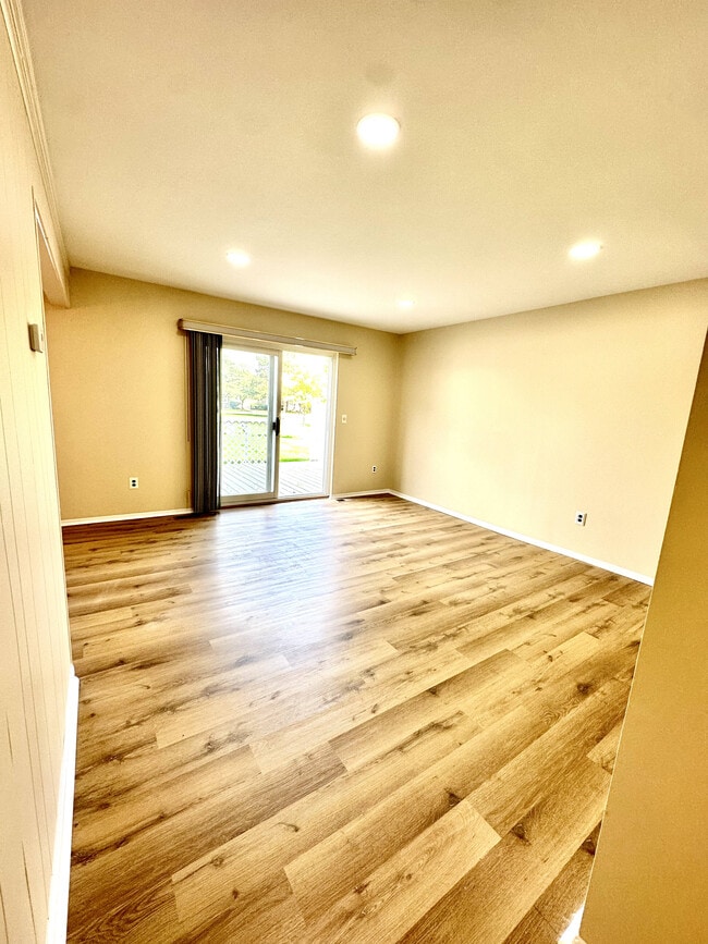 Building Photo - 14720 Northline Rd