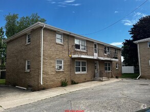 Building Photo - 423 S Railroad St