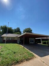Building Photo - 2105 Linda Ln