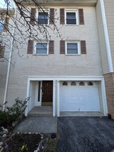 Building Photo - 8315 Countryside Ln