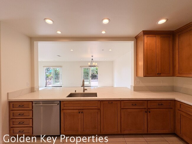 Building Photo - 1345 Belleview Ave