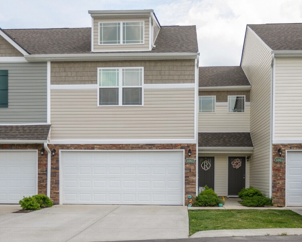 Foto principal - 6063 Hillside Ln