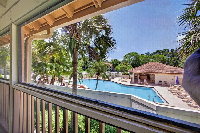 Foto del edificio - 409 Brackenwood Ln S