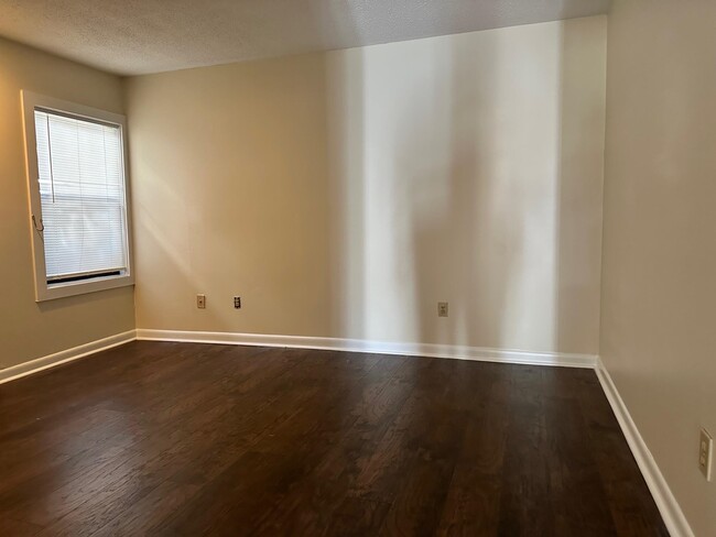 Building Photo - 501 Maison Dr