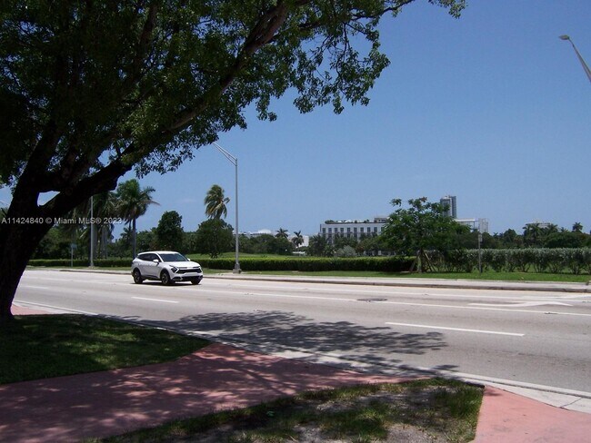 Foto del edificio - 2024 Alton Rd